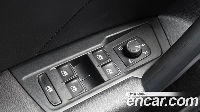 Volkswagen Tiguan 2021 — photo 33