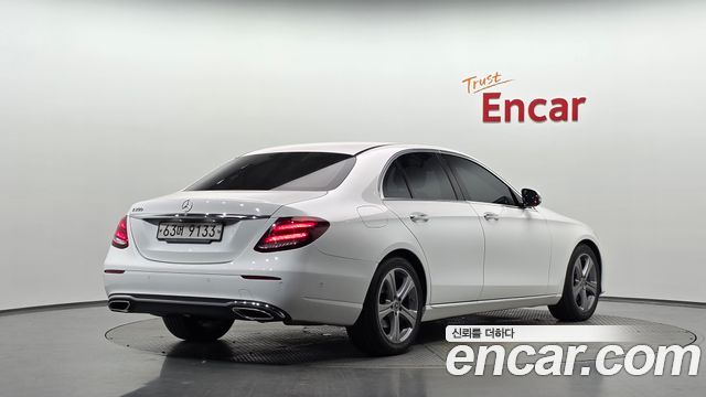 Mercedes-Benz E-Class 2018 — photo 2