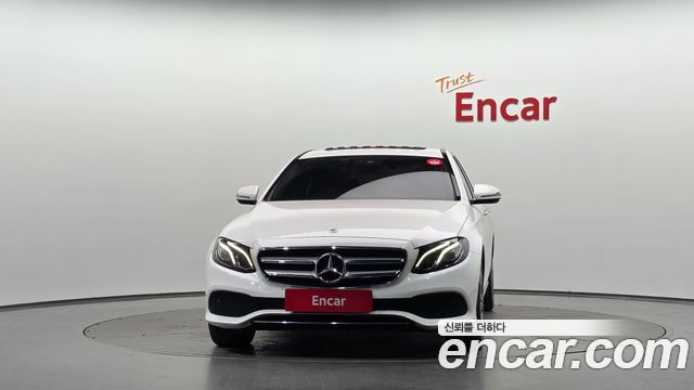 Mercedes-Benz E-Class 2018 — photo 3
