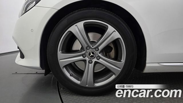 Mercedes-Benz E-Class 2018 — photo 5