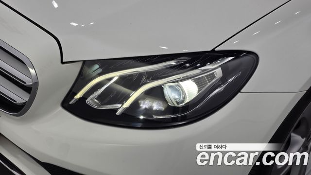 Mercedes-Benz E-Class 2018 — photo 8