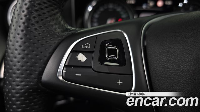 Mercedes-Benz E-Class 2018 — photo 29