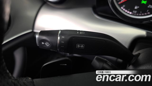 Mercedes-Benz E-Class 2018 — photo 30