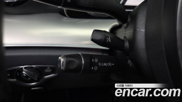 Mercedes-Benz E-Class 2018 — photo 31