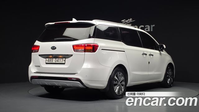 Kia Canival 2016 — photo 2