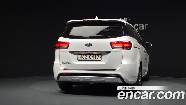 Kia Canival 2016 — photo 4