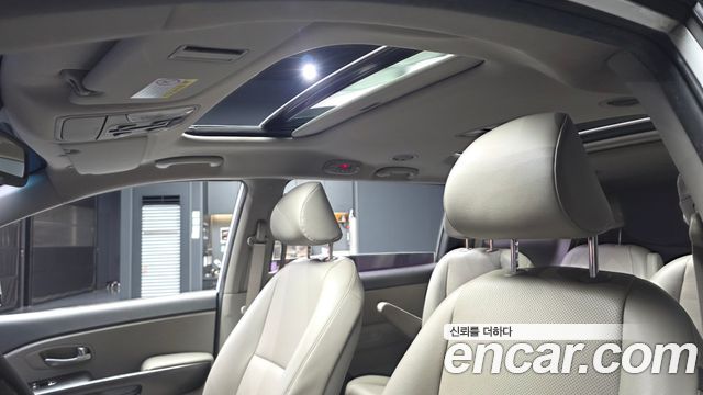 Kia Canival 2016 — photo 24