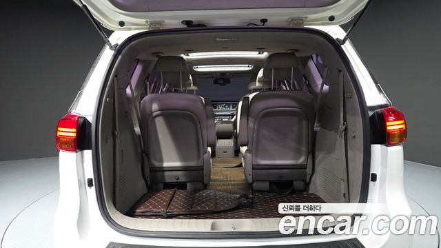 Kia Canival 2016 — photo 26