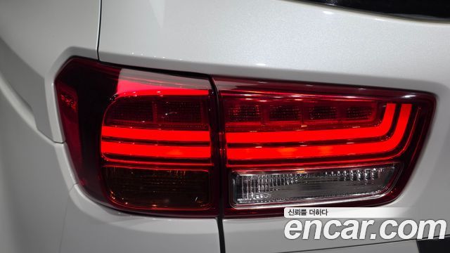 Kia Canival 2016 — photo 9