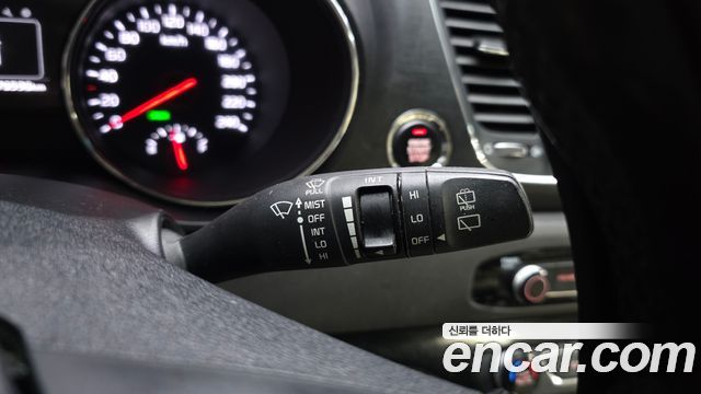Kia Canival 2016 — photo 28
