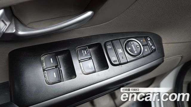 Kia Canival 2016 — photo 30