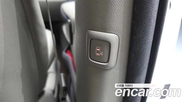 Kia Canival 2016 — photo 33