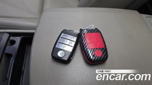 Kia Canival 2016 — photo 34