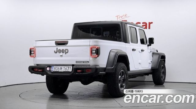 Jeep Gladiator 2023 — photo 2