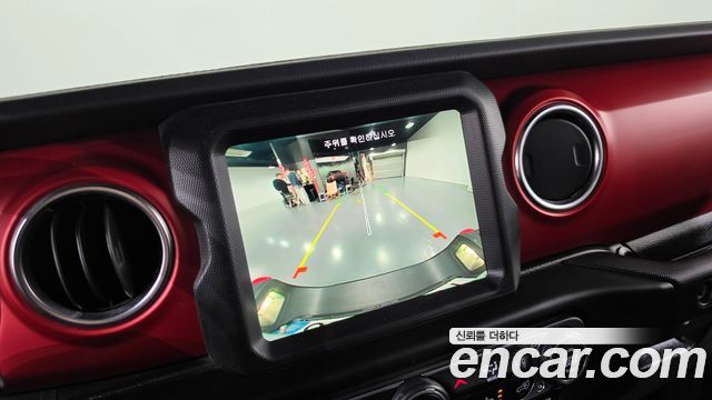 Jeep Gladiator 2023 — photo 13