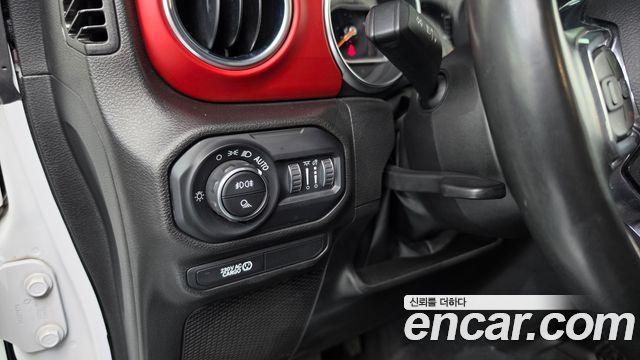 Jeep Gladiator 2023 — photo 18