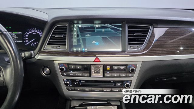 Genesis G80 2018 — photo 17