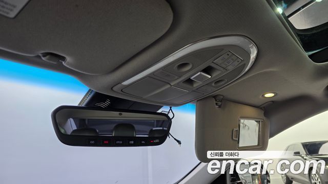 Genesis G80 2018 — photo 18