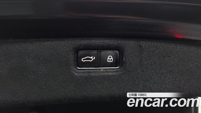 Genesis G80 2018 — photo 19