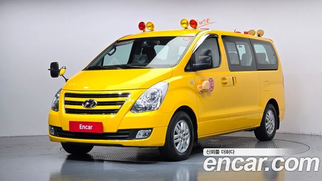 Hyundai Starex 2017 — photo 1