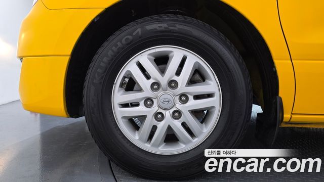 Hyundai Starex 2017 — photo 5