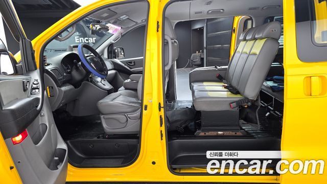 Hyundai Starex 2017 — photo 12