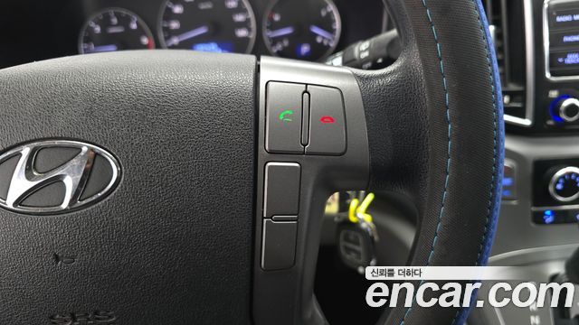 Hyundai Starex 2017 — photo 18