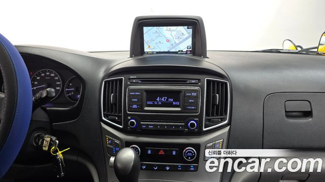 Hyundai Starex 2017 — photo 19