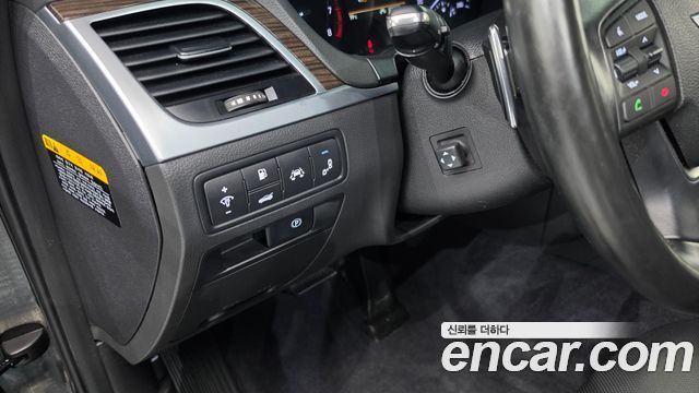 Genesis G80 2018 — photo 17