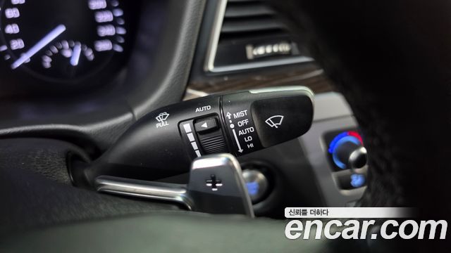 Genesis G80 2018 — photo 18