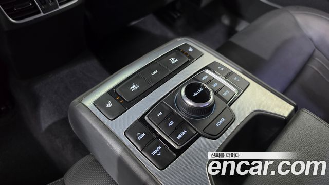 Genesis G80 2018 — photo 19