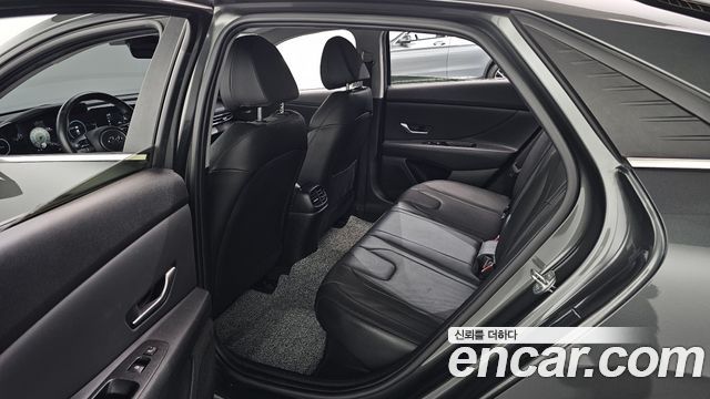 Hyundai AVANTE 2021 — photo 17