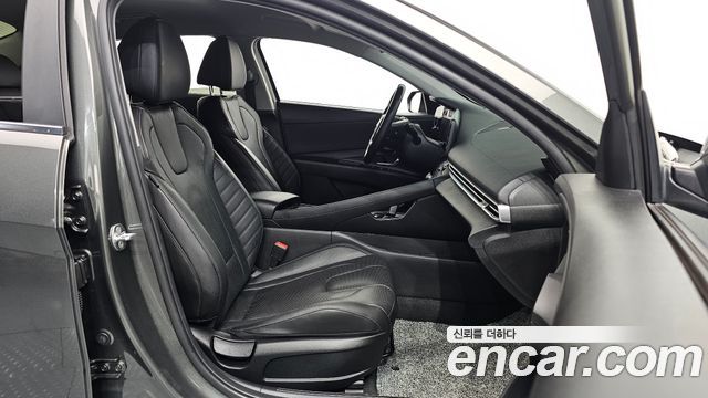 Hyundai AVANTE 2021 — photo 16