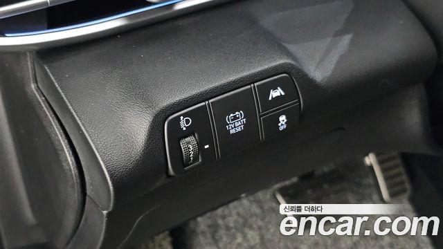 Hyundai AVANTE 2021 — photo 27