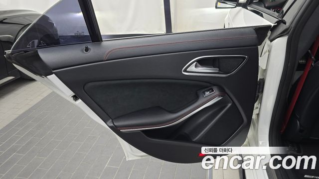 Mercedes-Benz CLA-Class 2018 — photo 15