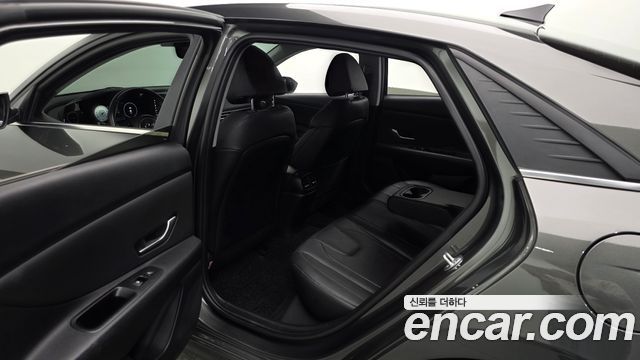 Hyundai AVANTE 2023 — photo 16