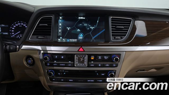 Genesis G80 2018 — photo 20