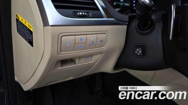 Genesis G80 2018 — photo 24