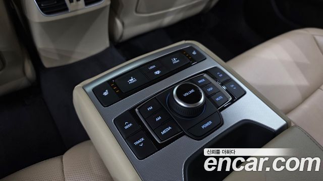 Genesis G80 2018 — photo 25
