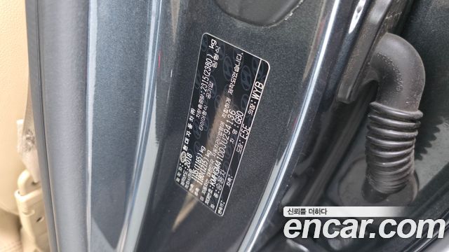 Genesis G80 2018 — photo 36