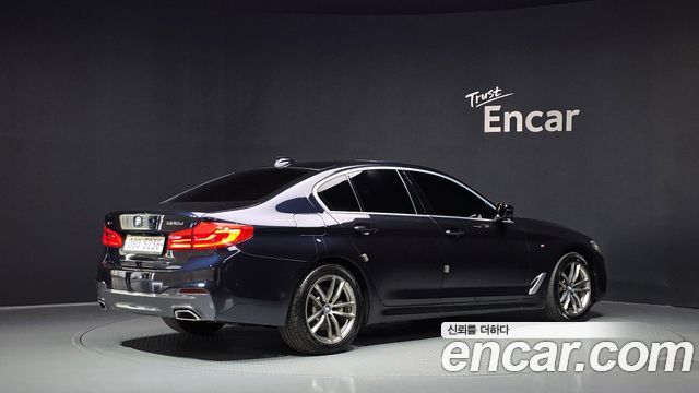 BMW 5-Series 2018 — photo 2