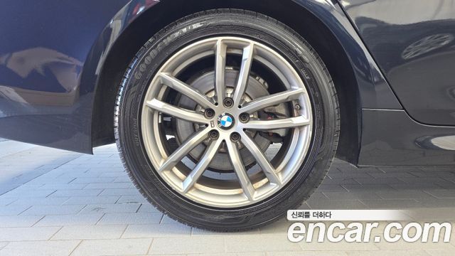 BMW 5-Series 2018 — photo 5