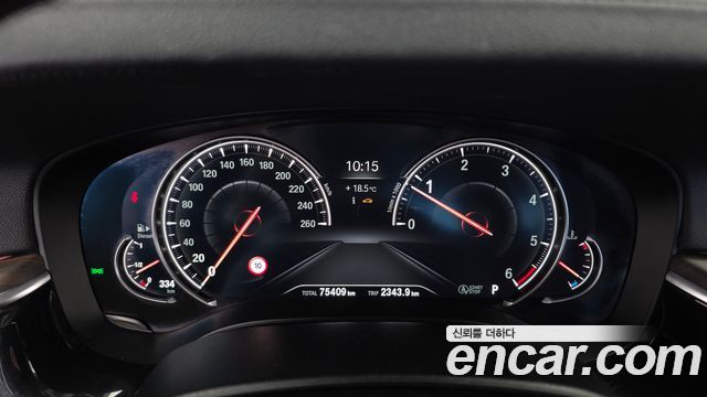 BMW 5-Series 2018 — photo 11