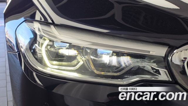 BMW 5-Series 2018 — photo 8