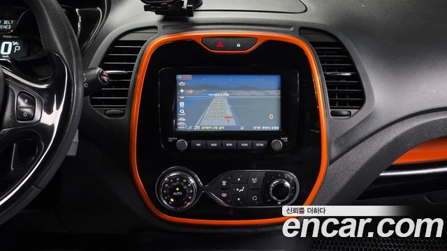 Renault Korea QM3 2017 — photo 20