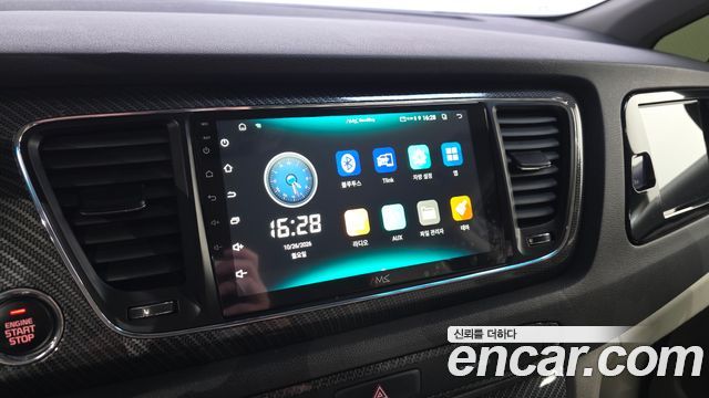 Kia Canival 2018 — photo 21