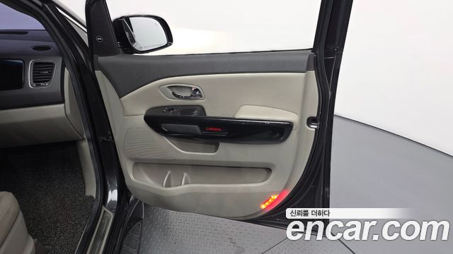 Kia Canival 2018 — photo 14