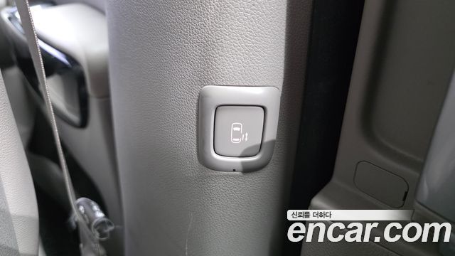 Kia Canival 2018 — photo 33