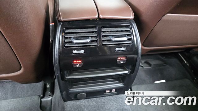 BMW 5-Series 2022 — photo 24