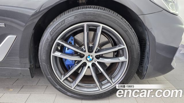 BMW 5-Series 2022 — photo 7